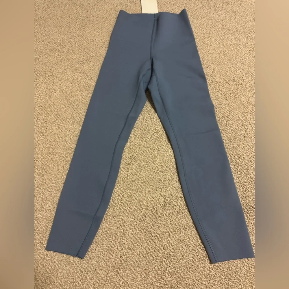 LULULEMON GLOW UP HR TIGHT 25” SIZE 6